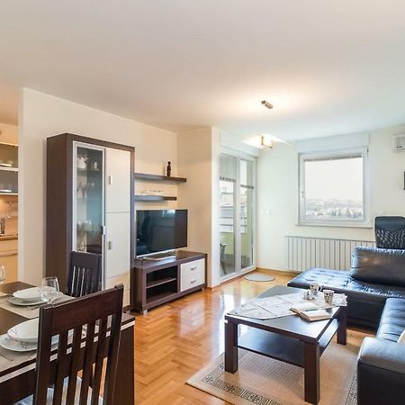 Apartment Klara พูลา ภายนอก รูปภาพ