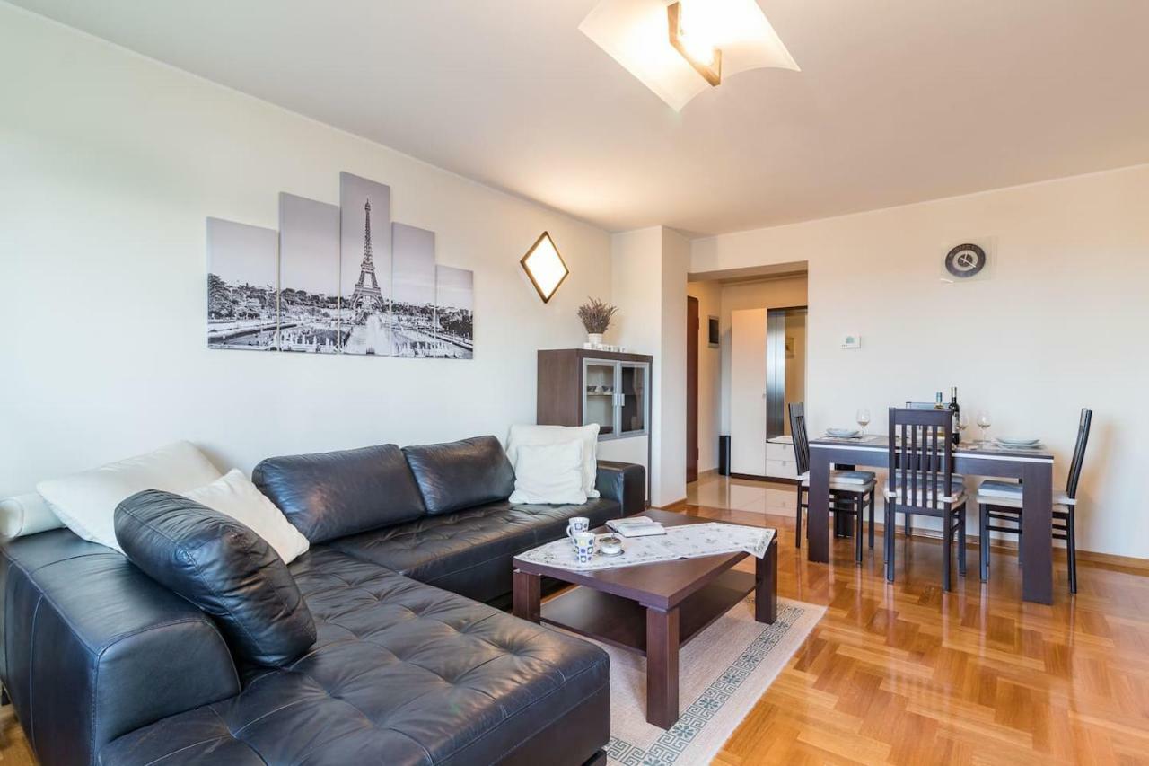 Apartment Klara พูลา ภายนอก รูปภาพ