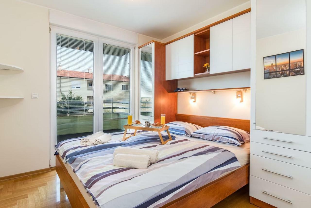 Apartment Klara พูลา ภายนอก รูปภาพ