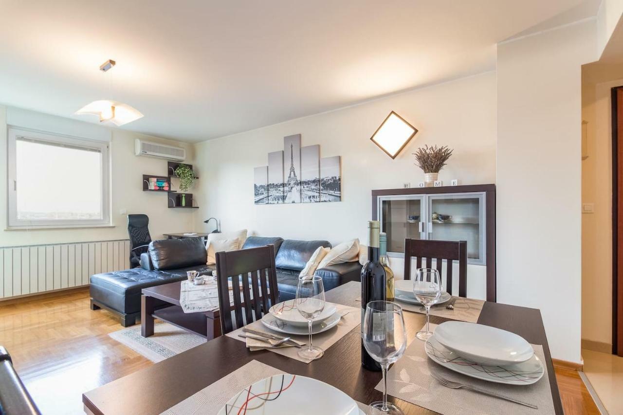 Apartment Klara พูลา ภายนอก รูปภาพ