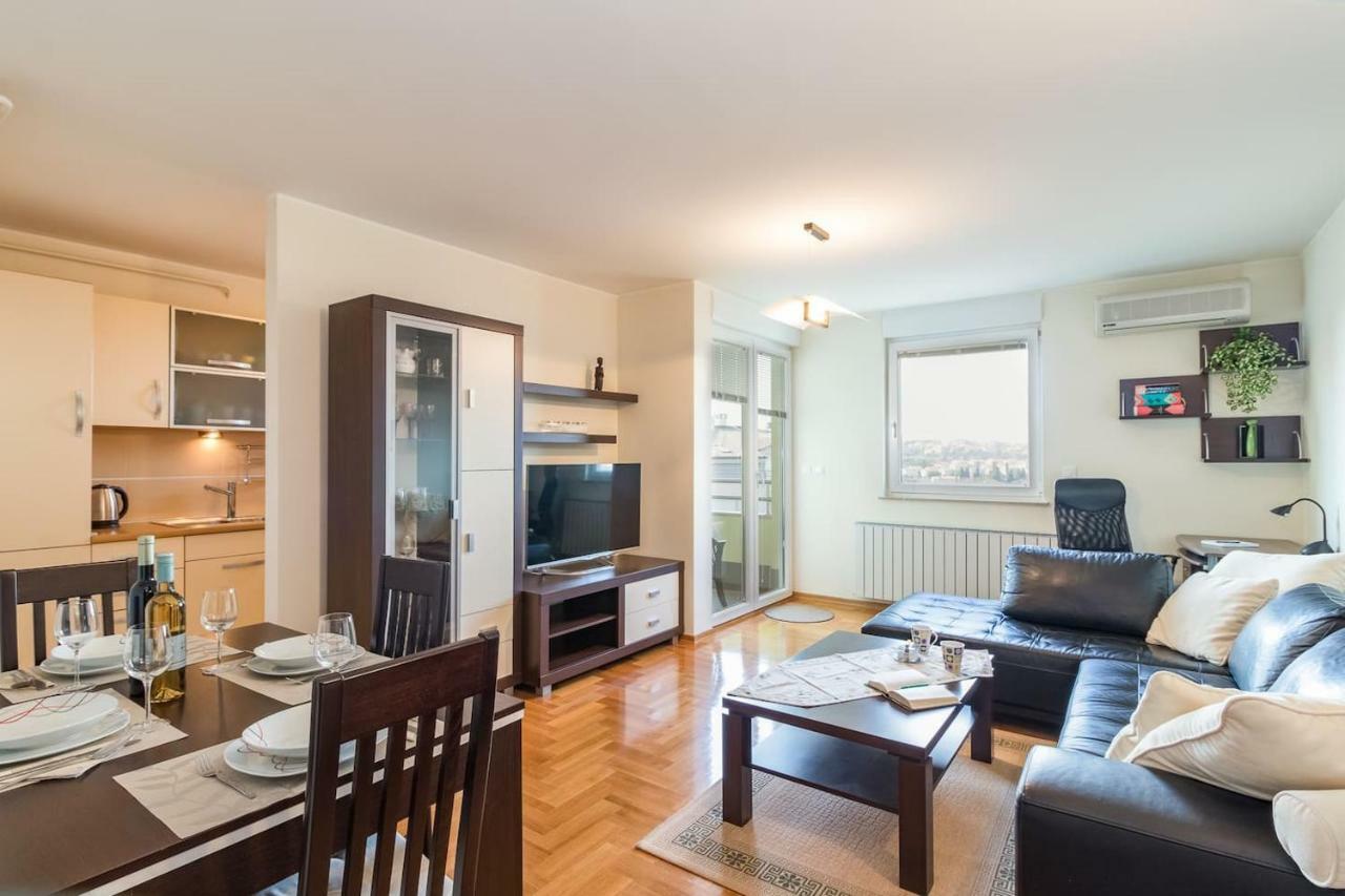 Apartment Klara พูลา ภายนอก รูปภาพ
